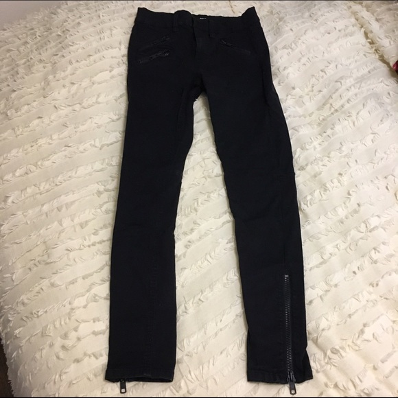 BDG Black Low Rise Skinny Jeans with zippers
