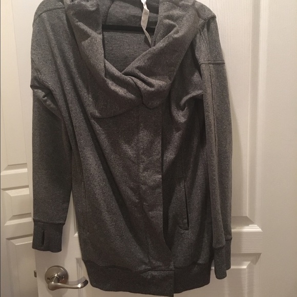 Lululemon wrap it jacket