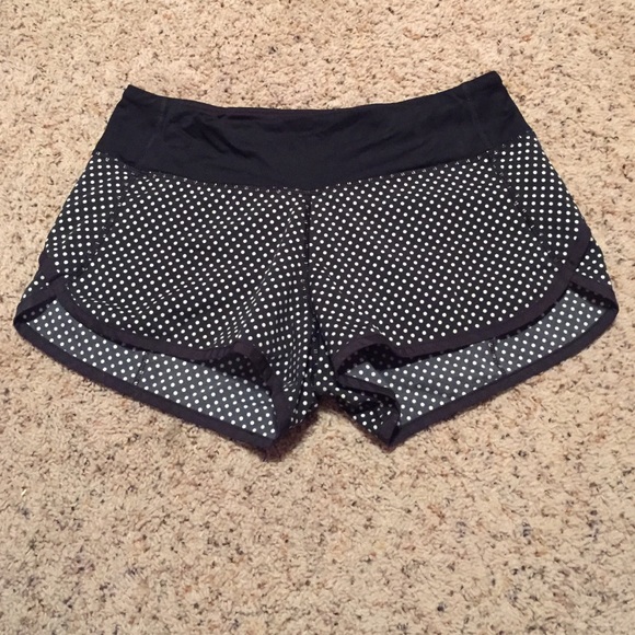 Lululemon Athletica Speed Shorts Polka Dot Size 4