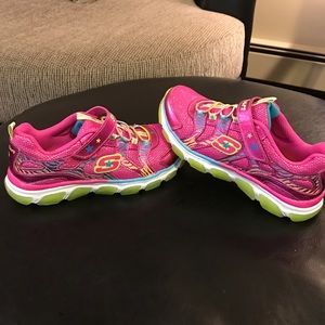 Skechers girls sneakers NWOT