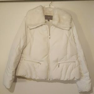 **SALE** Ladies White Puff Coat w/ Faux Fur