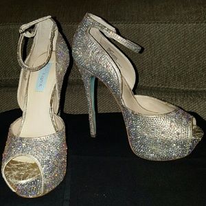 Blue by Betsey Johnson 'SB-Kiss' Sandal