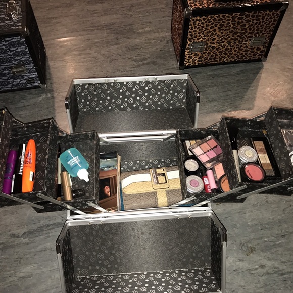 Make-up box - Picture 3 of 3
