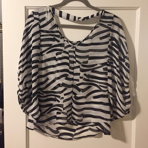 Francesca's sheer black & white top - Picture 2 of 2