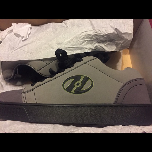Heely's youth size 6