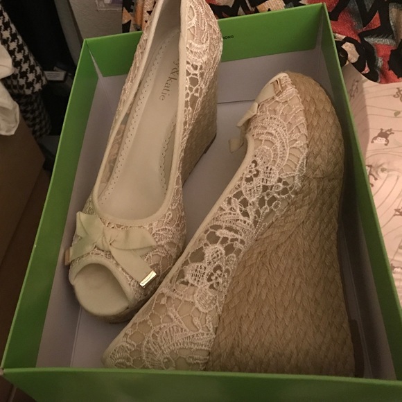 Kelly&katie lace ivory wedges