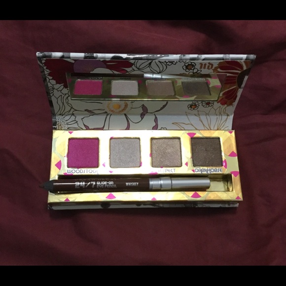 Urban Decay Roller Girl Palette - Picture 4 of 4