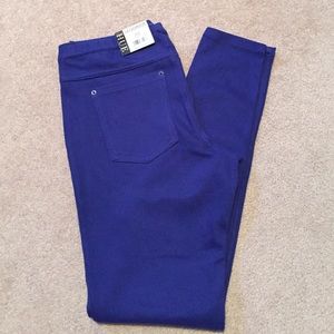 NWT! Hue Leggings Blue size M