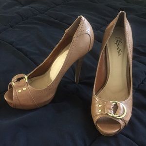 Neutral heels