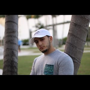 Life goes on white cap