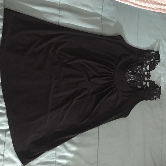 Black sleeveless shirt