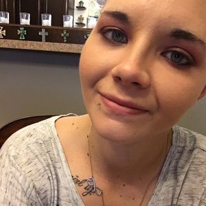 Meet your Posher, Ayshia