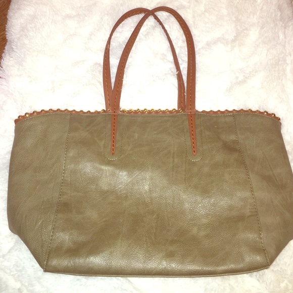 Boutique purse in olive green. - Picture 1 of 3