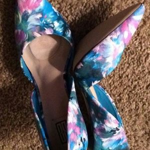 Floral printed stilettos