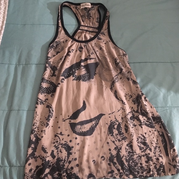 Love culture sleeveless shirt