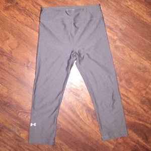 Under armour compression capri pants