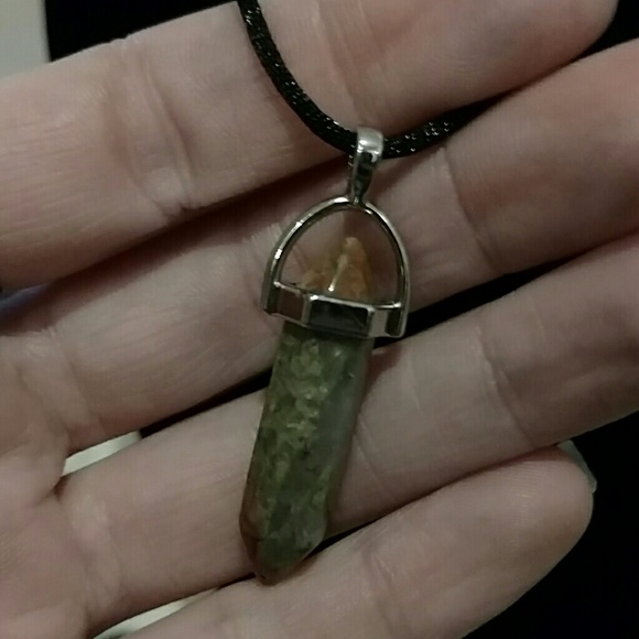 🌿Genuine🍃 Peridot Necklace - Picture 2 of 4