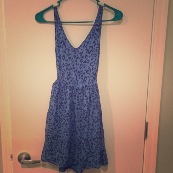 H&M open back dress with tie and pockets!