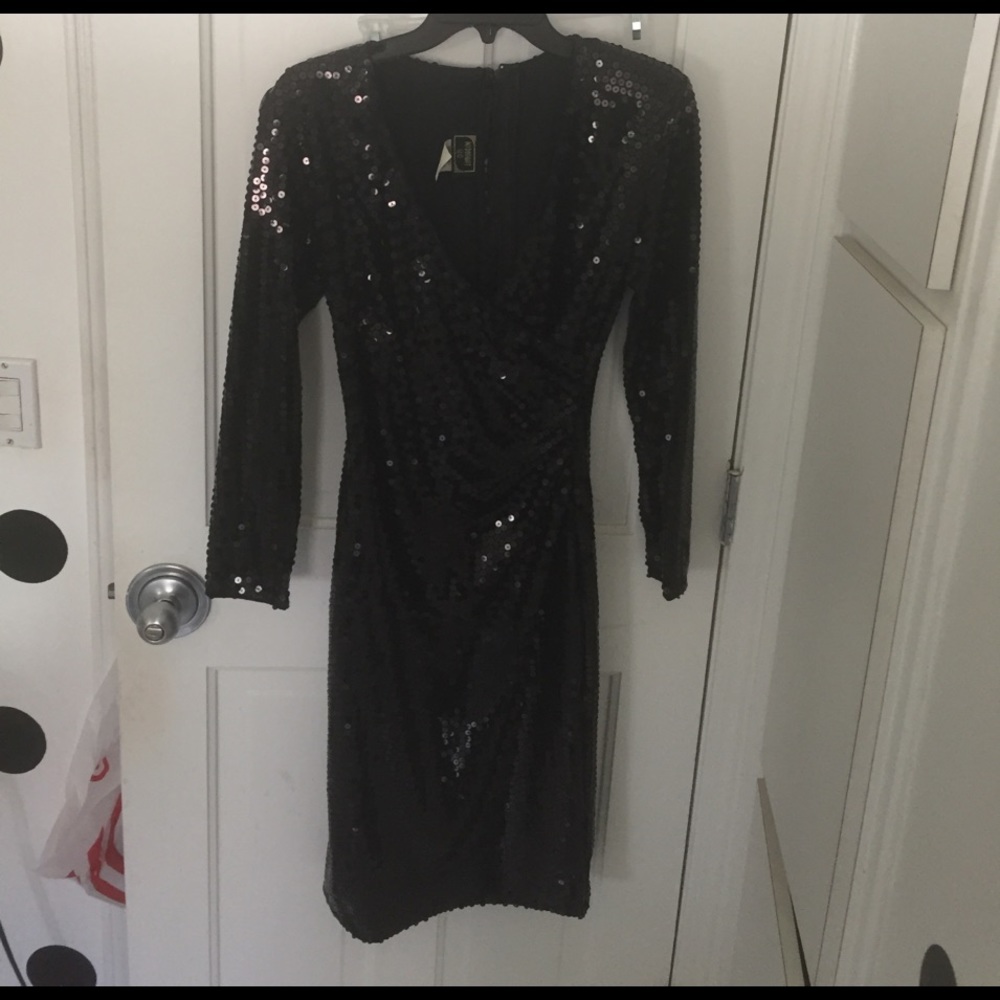 Black sequin dress - Picture 1 of 7