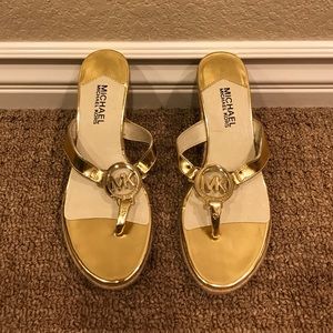NWOT Michael Kors wedge thong sandal in gold