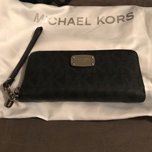Michael Kors logo wallet