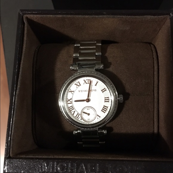 BRAND NEW Michael Kors sterling silver watch - Picture 2 of 4