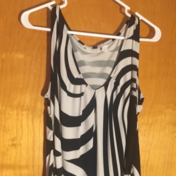 New York & Co tunic - Picture 2 of 3