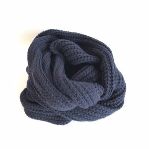 J. Crew Chunky Ribbed Scarf in Navy