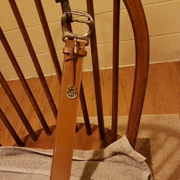 Micheal Kors Belt ~ SMALL