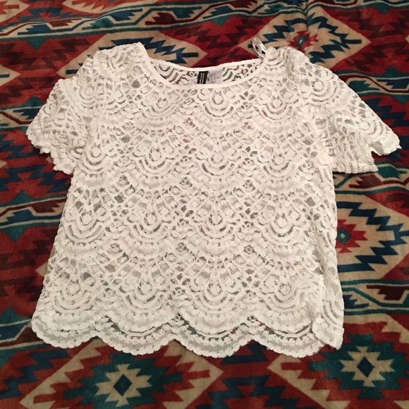 H&M white lace crop top
