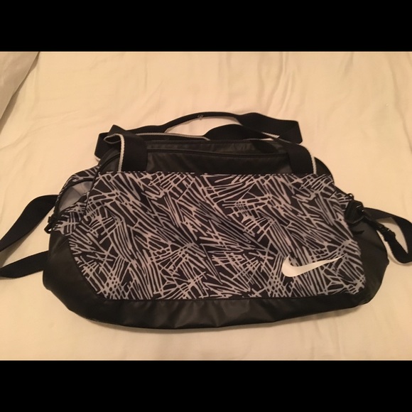 Nike Handbags - Nike bag