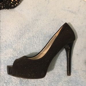 Guess black open toe pumps.