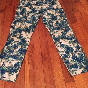 Geometrical leaf print capris