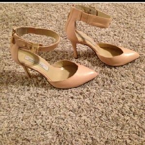 Kristin Cavallari nude pumps