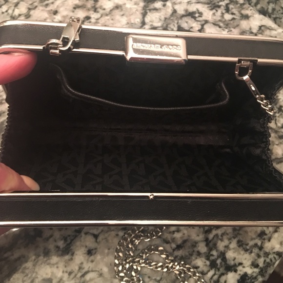 Small MK purse - Picture 3 of 4