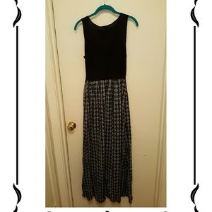 Daisy Fuentes Long Dress