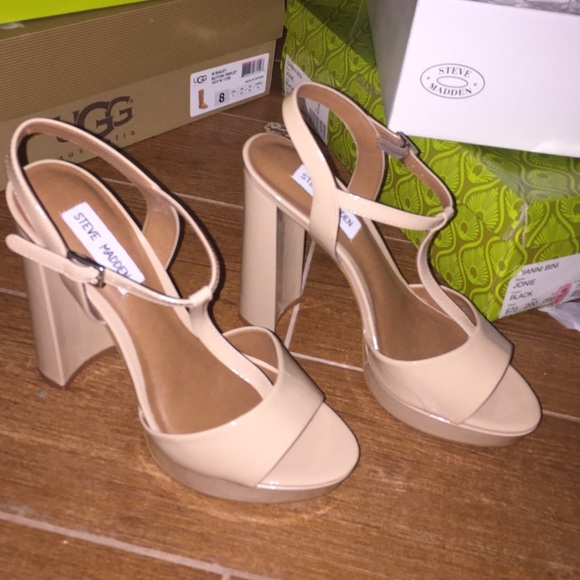 Nude Patent Kinder Steve Madden Pumps - Picture 1 of 2