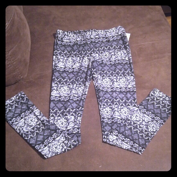 NWT Soft Leggings S