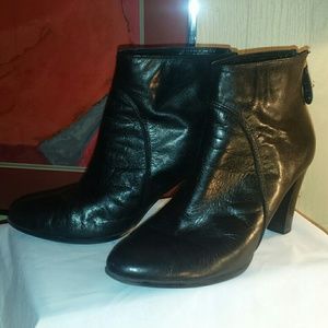 Adrienne Vittadini booties