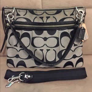 Black Coach Crossbody/Shoulder Bag