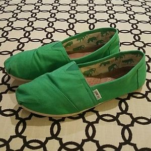Green TOMS!