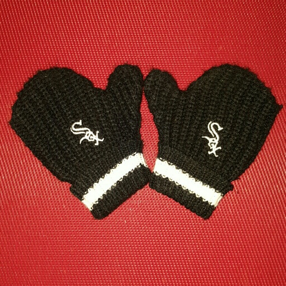 Chicago White Sox infant mittens