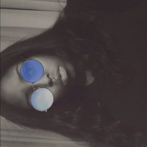 Meet your Posher, Angelica