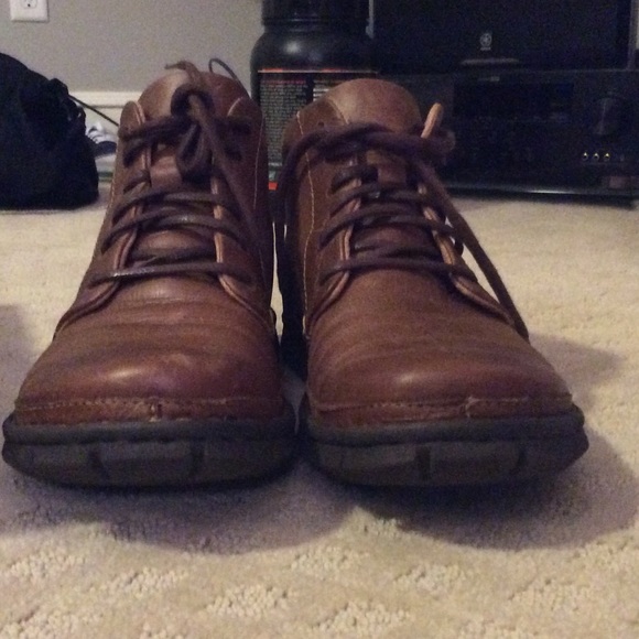 Born light brown short top boot
