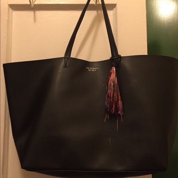 ***On hold** Victoria secrets tote bag