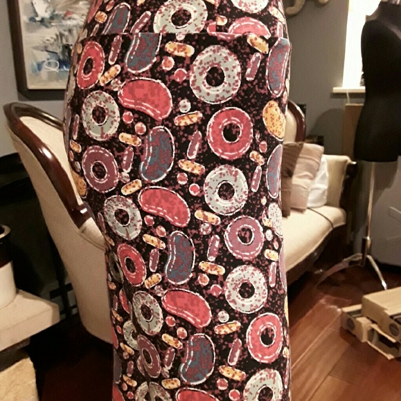 Lularoe Unicorn Rare Fruit loops leggings - Picture 2 of 4