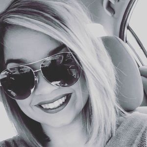 Meet your Posher, Leandera