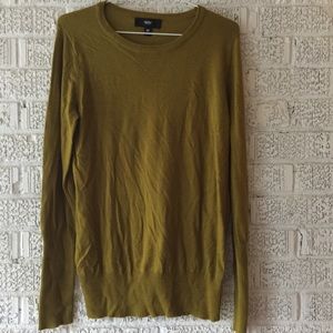 Green sweater/ pullover