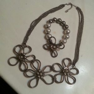 Necklace bracelet set