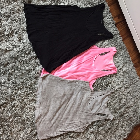 Set of 3 Mudd tank tops